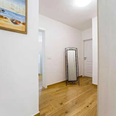 Holiday home Bianca Mit Privatem Pool Privlaka (Zadar)